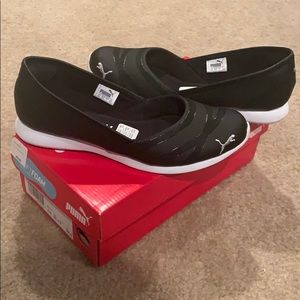 Super comfy puma flats